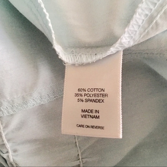 💙 New York & Company Ruffle Front Blue Shirt L - Picture 6 of 7